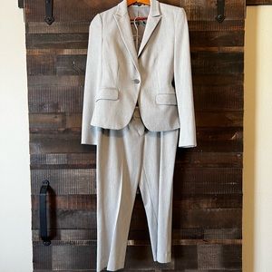 Women’s Suit - Express